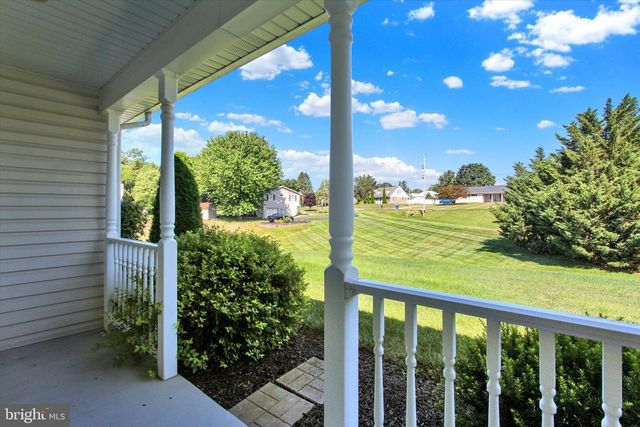 1267 VILLAGE DR, Spring Grove, PA 17362