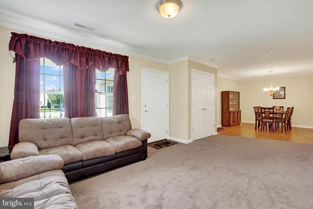 1267 VILLAGE DR, Spring Grove, PA 17362
