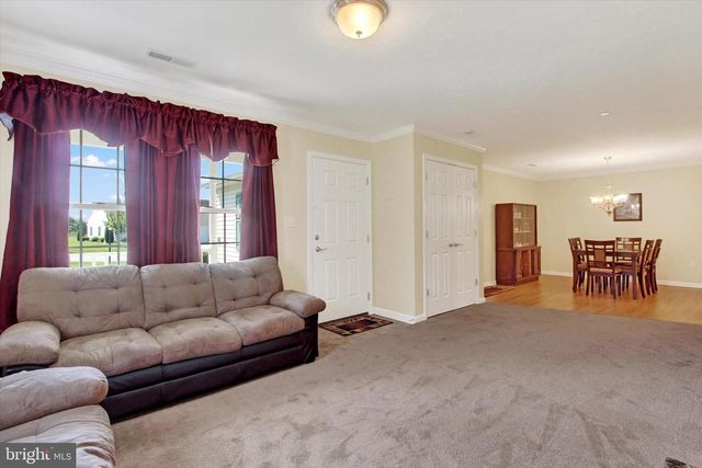 1267 VILLAGE DR, Spring Grove, PA 17362