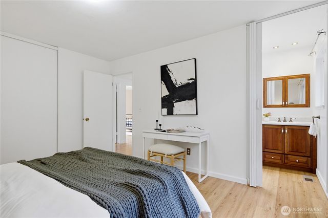 14335 109th Avenue NE, Kirkland, WA 98034