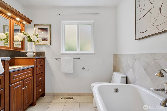 14335 109th Avenue NE, Kirkland, WA 98034