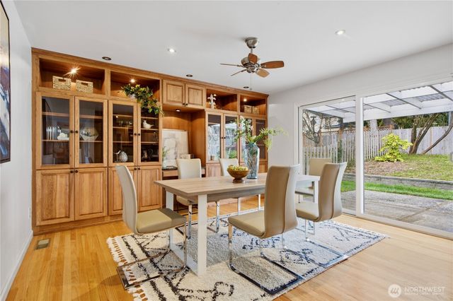 14335 109th Avenue NE, Kirkland, WA 98034