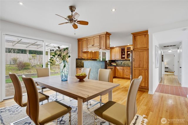 14335 109th Avenue NE, Kirkland, WA 98034