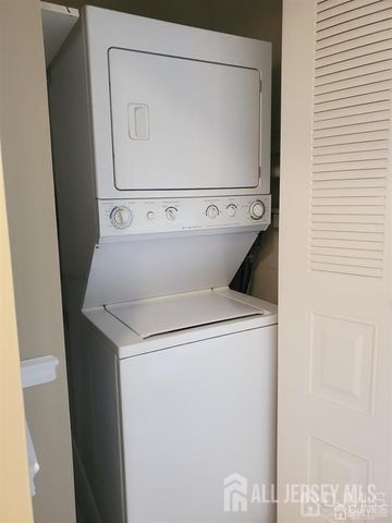 1022 Cricket Lane, Woodbridge Proper, NJ 07095