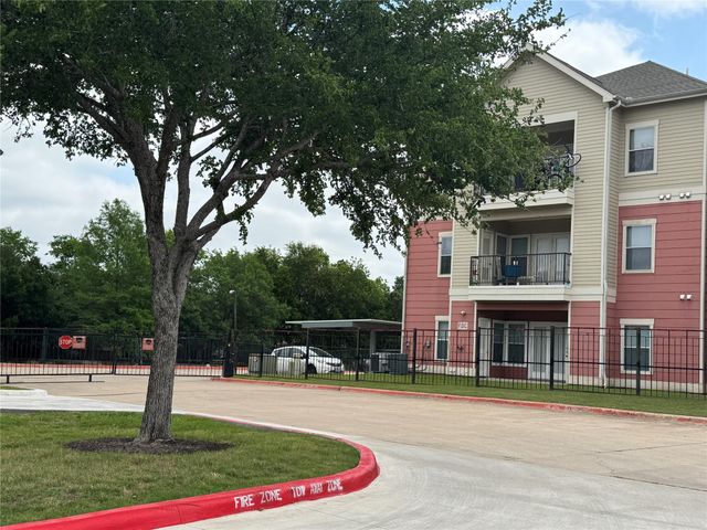 1901 Crossing PL 1101, Austin, TX 78741