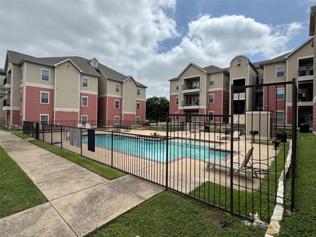 1901 Crossing PL 1101, Austin, TX 78741
