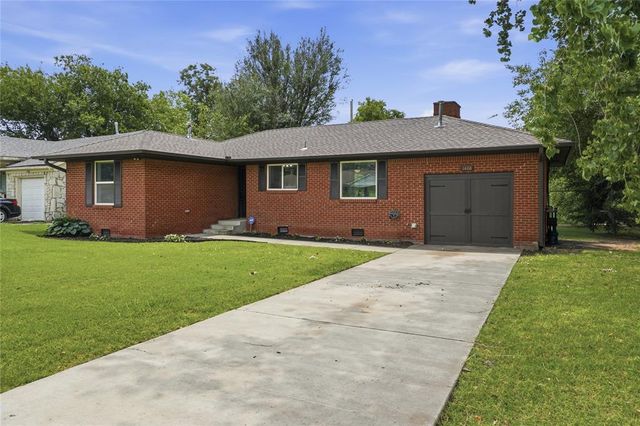 1408 Oxford Way, The Village, OK 73120