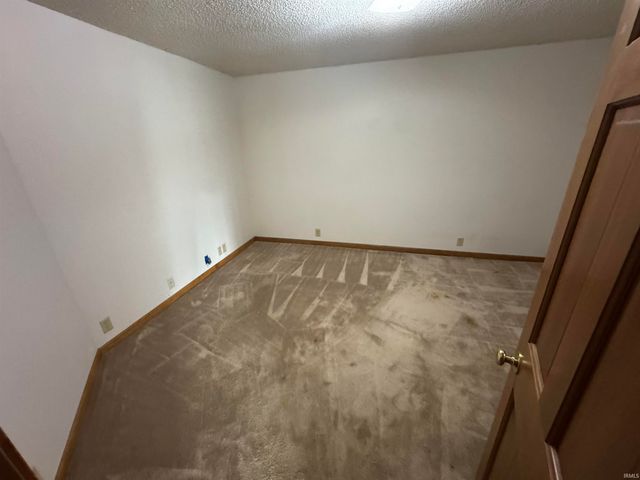 5664 S 500 W Road, Columbia City, IN 46725