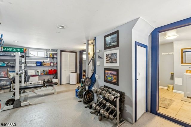 688 W Lake Ave, Rahway City, NJ 07065