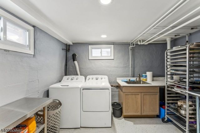 688 W Lake Ave, Rahway City, NJ 07065