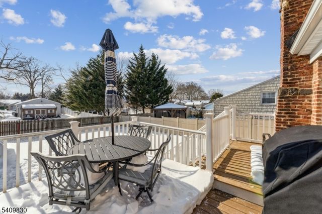 688 W Lake Ave, Rahway City, NJ 07065