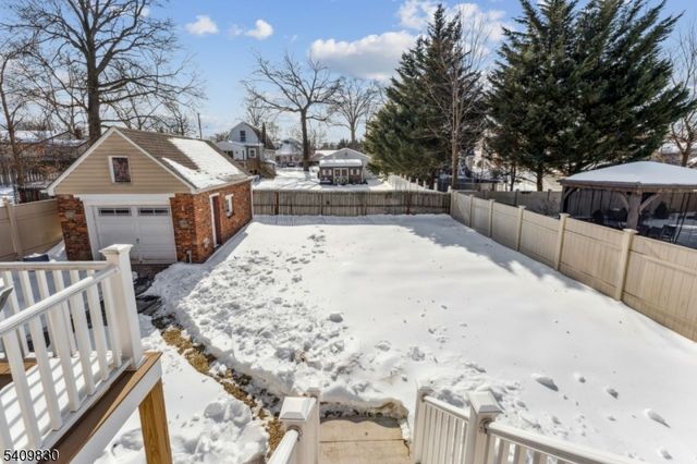 688 W Lake Ave, Rahway City, NJ 07065