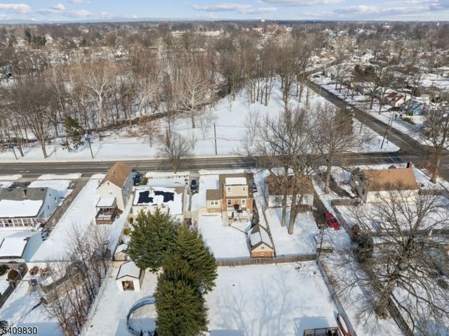 688 W Lake Ave, Rahway City, NJ 07065