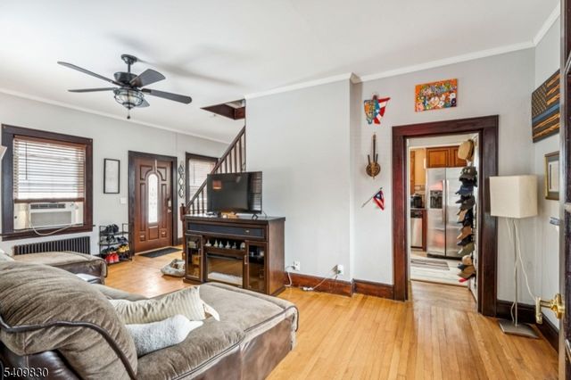 688 W Lake Ave, Rahway City, NJ 07065