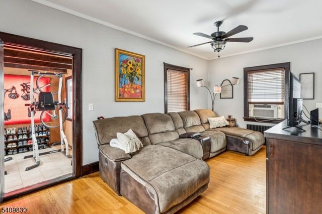 688 W Lake Ave, Rahway City, NJ 07065