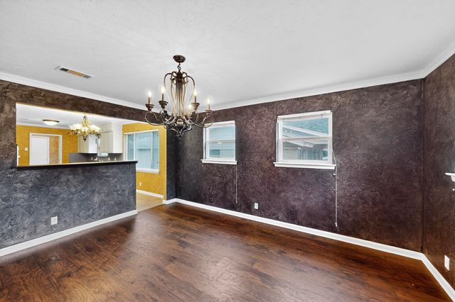 716 W Pleasantview Drive, Hurst, TX 76054