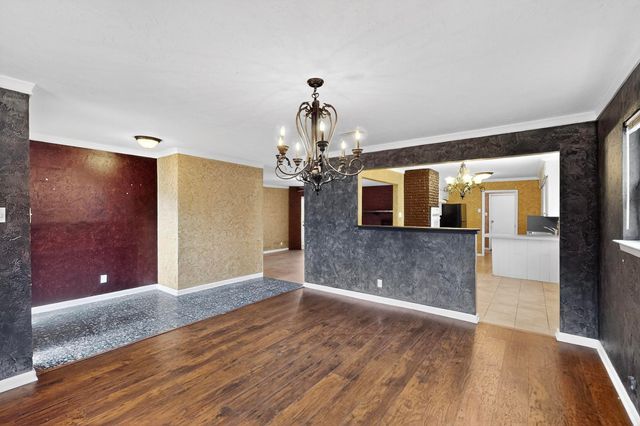 716 W Pleasantview Drive, Hurst, TX 76054