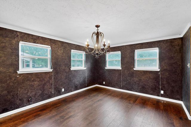 716 W Pleasantview Drive, Hurst, TX 76054