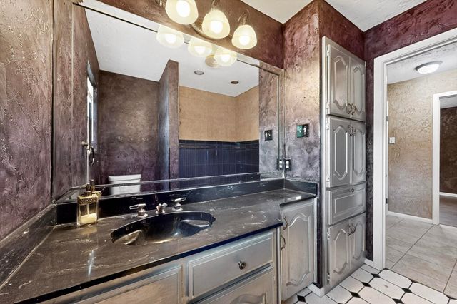 716 W Pleasantview Drive, Hurst, TX 76054