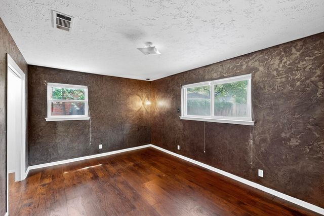716 W Pleasantview Drive, Hurst, TX 76054