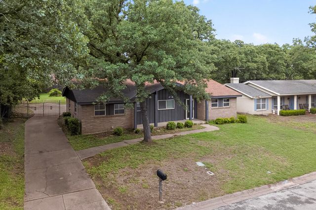 716 W Pleasantview Drive, Hurst, TX 76054