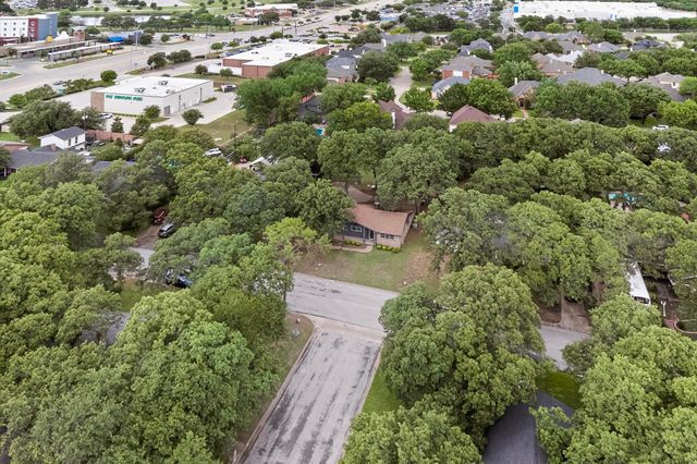 716 W Pleasantview Drive, Hurst, TX 76054