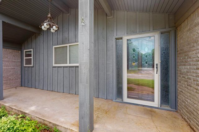 716 W Pleasantview Drive, Hurst, TX 76054