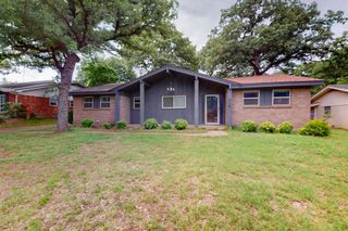 716 W Pleasantview Drive, Hurst, TX 76054