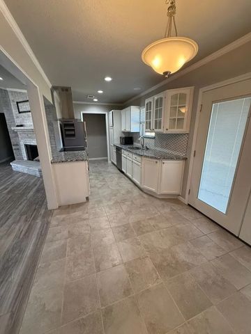 100 Bugle Court, Fort Worth, TX 76108