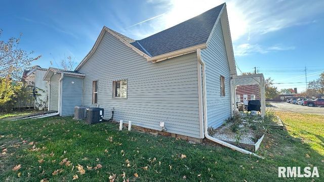 209 W MADISON Street, Rushville, IL 62681