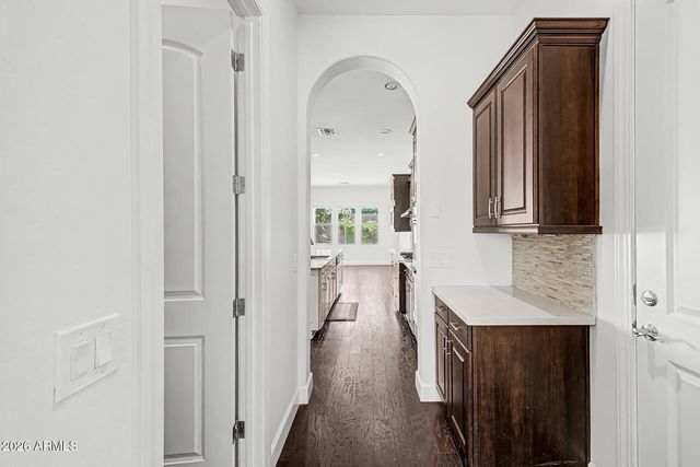 2923 E CONSTANCE Way, Phoenix, AZ 85042