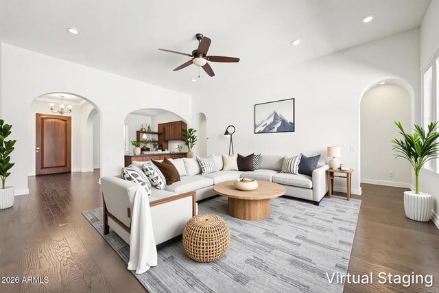 2923 E CONSTANCE Way, Phoenix, AZ 85042