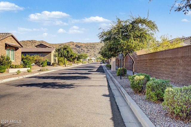 2923 E CONSTANCE Way, Phoenix, AZ 85042