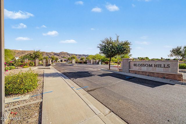 2923 E CONSTANCE Way, Phoenix, AZ 85042
