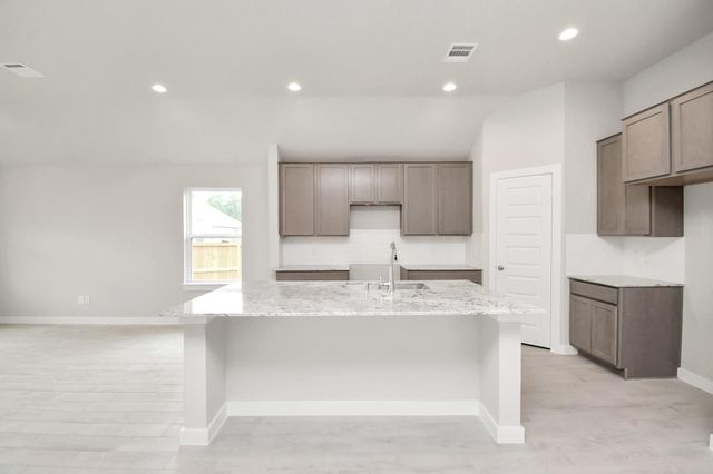 363 Ice Shore Trail, Dayton, TX 77535