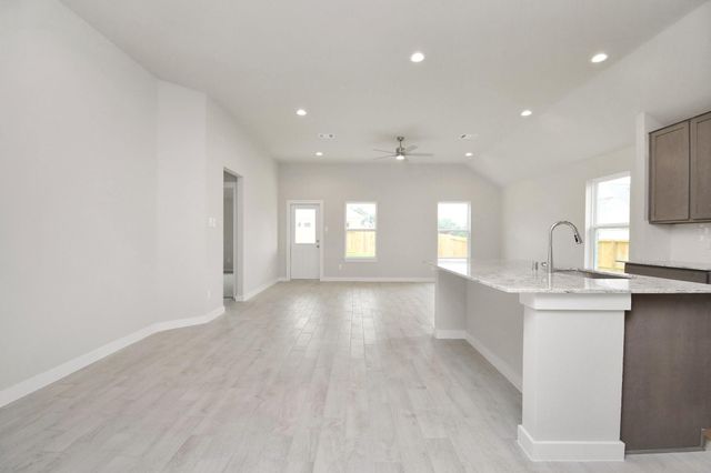 363 Ice Shore Trail, Dayton, TX 77535