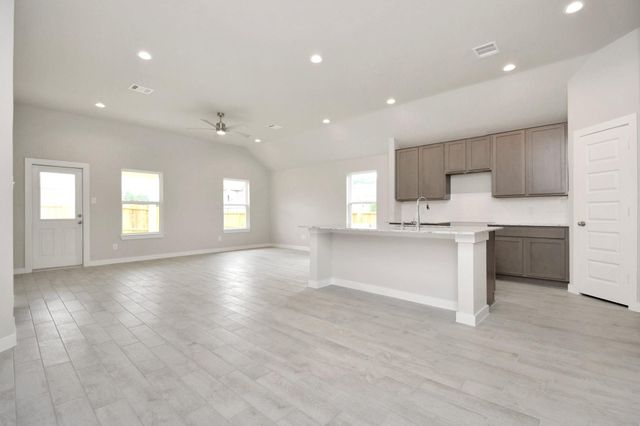 363 Ice Shore Trail, Dayton, TX 77535