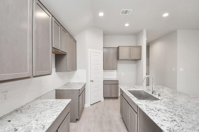 363 Ice Shore Trail, Dayton, TX 77535