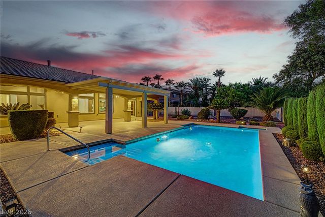 7504 Via Del Mar Street, Las Vegas, NV 89131