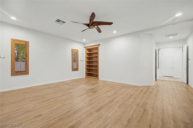 7504 Via Del Mar Street, Las Vegas, NV 89131