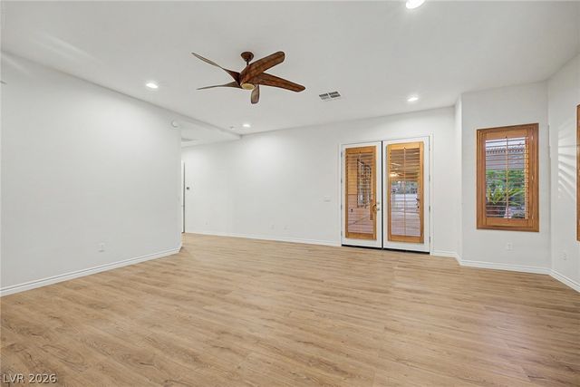 7504 Via Del Mar Street, Las Vegas, NV 89131