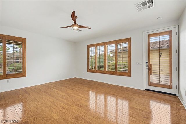 7504 Via Del Mar Street, Las Vegas, NV 89131