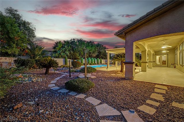 7504 Via Del Mar Street, Las Vegas, NV 89131