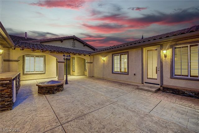 7504 Via Del Mar Street, Las Vegas, NV 89131