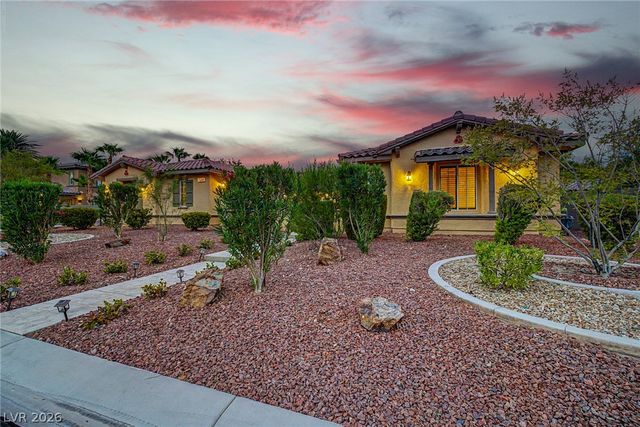 7504 Via Del Mar Street, Las Vegas, NV 89131