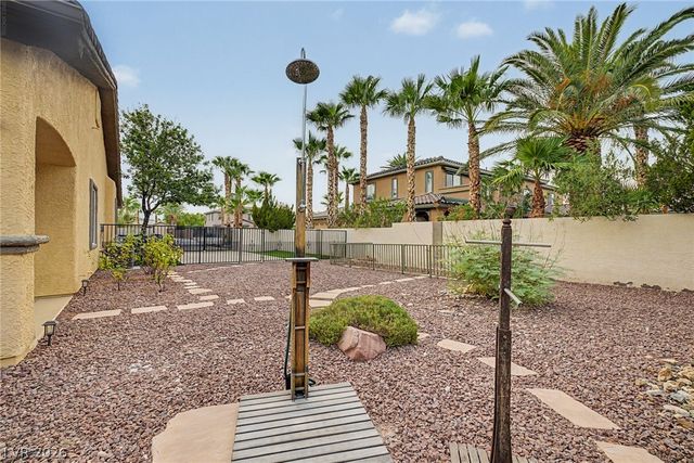 7504 Via Del Mar Street, Las Vegas, NV 89131