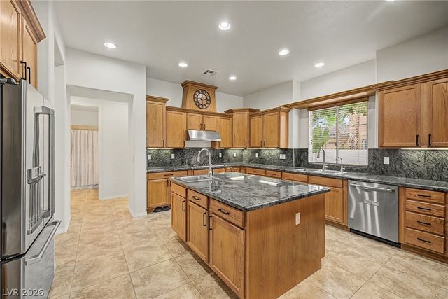 7504 Via Del Mar Street, Las Vegas, NV 89131