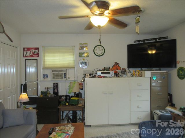 19 Westminster Drive, Asheville, NC 28804