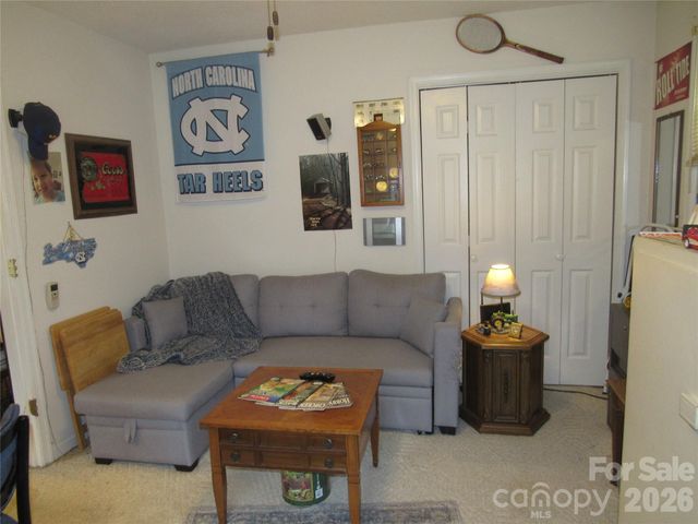 19 Westminster Drive, Asheville, NC 28804