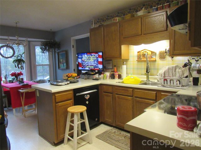 19 Westminster Drive, Asheville, NC 28804